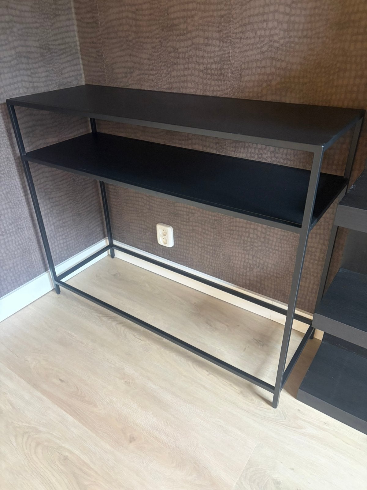 Hele mooie, zwarte sidetable in Almere, Huis en Inrichting, Tafels | Sidetables, Ophalen, 100 tot 150 cm, Zo goed als nieuw, Metaal