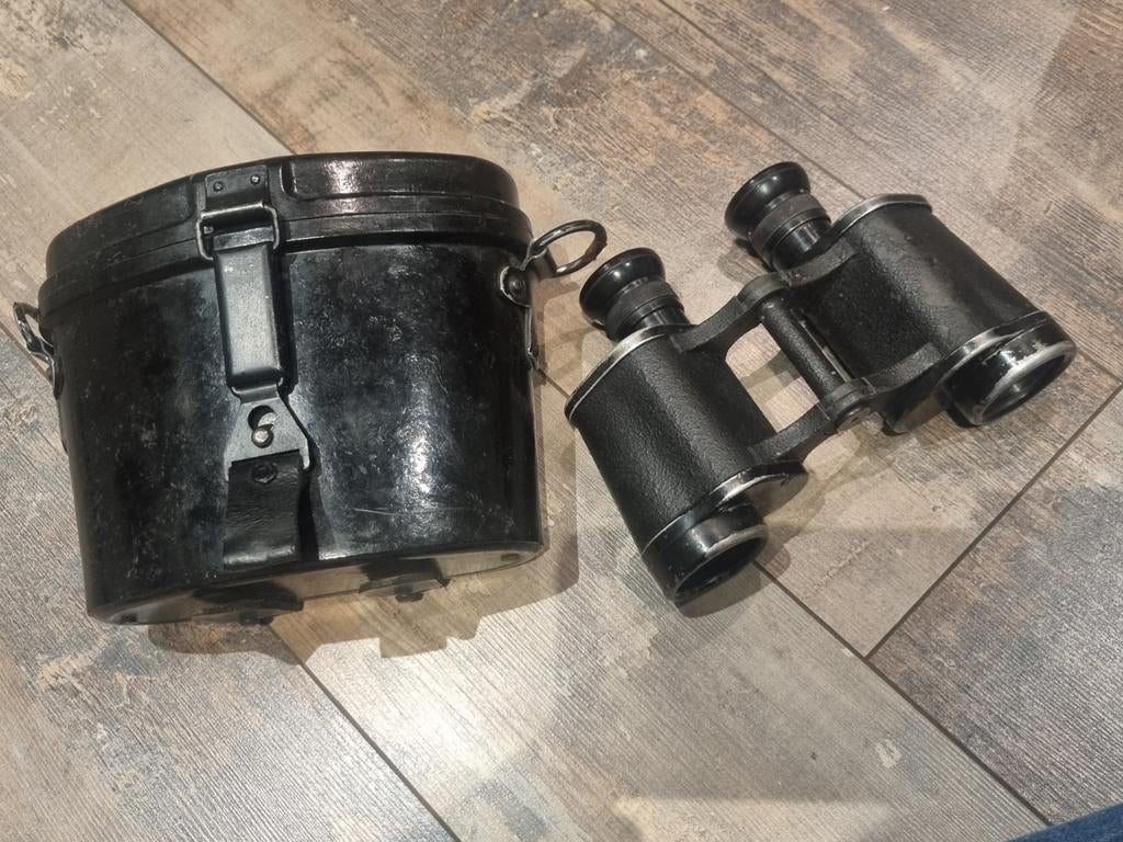 Duits WOII dienstglas ddx in bakelieten houder 1942, Ophalen of Verzenden, Duitsland
