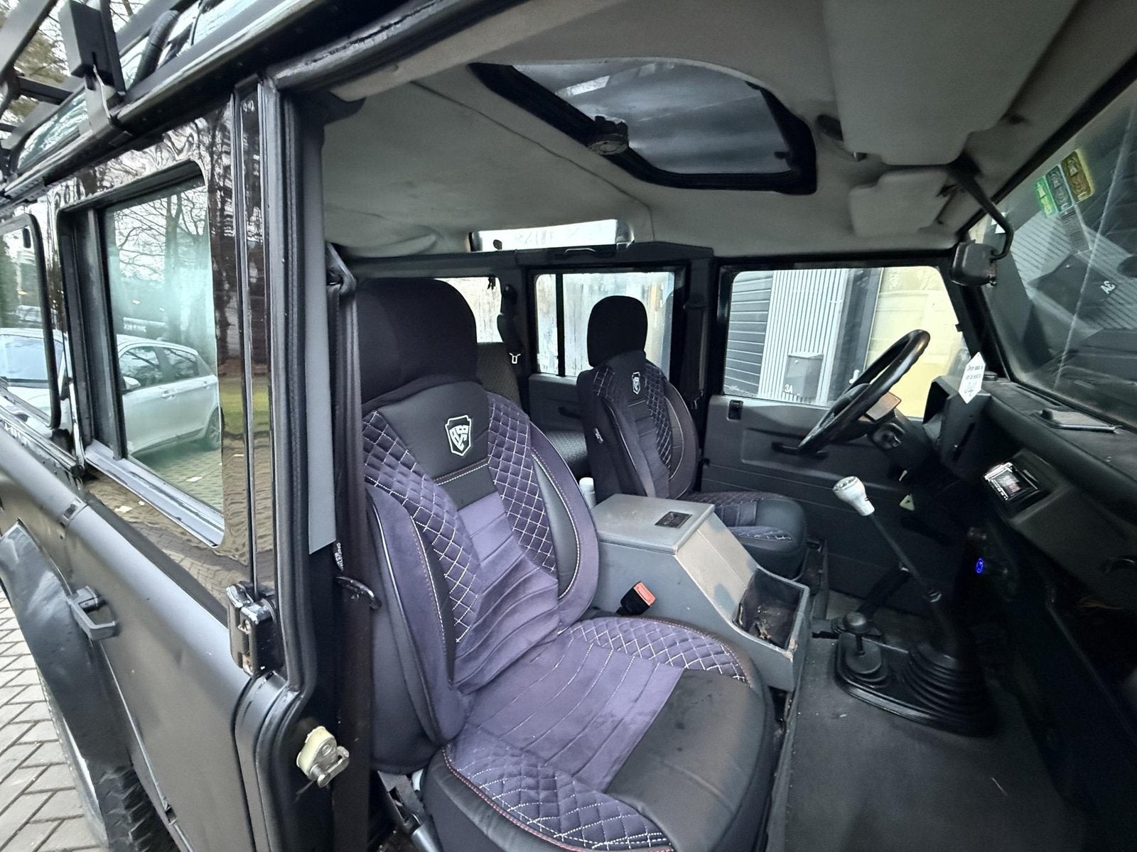Land Rover Defender 2.5 110 Td5 County (bj 2000), foto 11