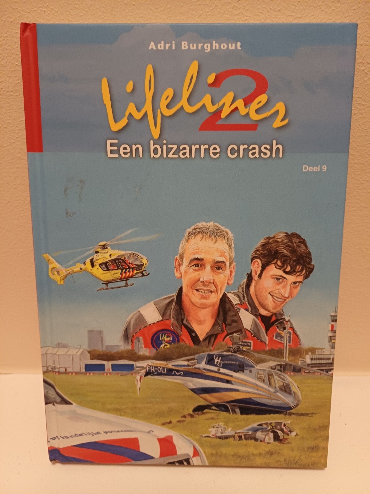 Adri Burghout. lifeliner 2, Een bizarre crash, Boeken, Ophalen of Verzenden, Zo goed als nieuw