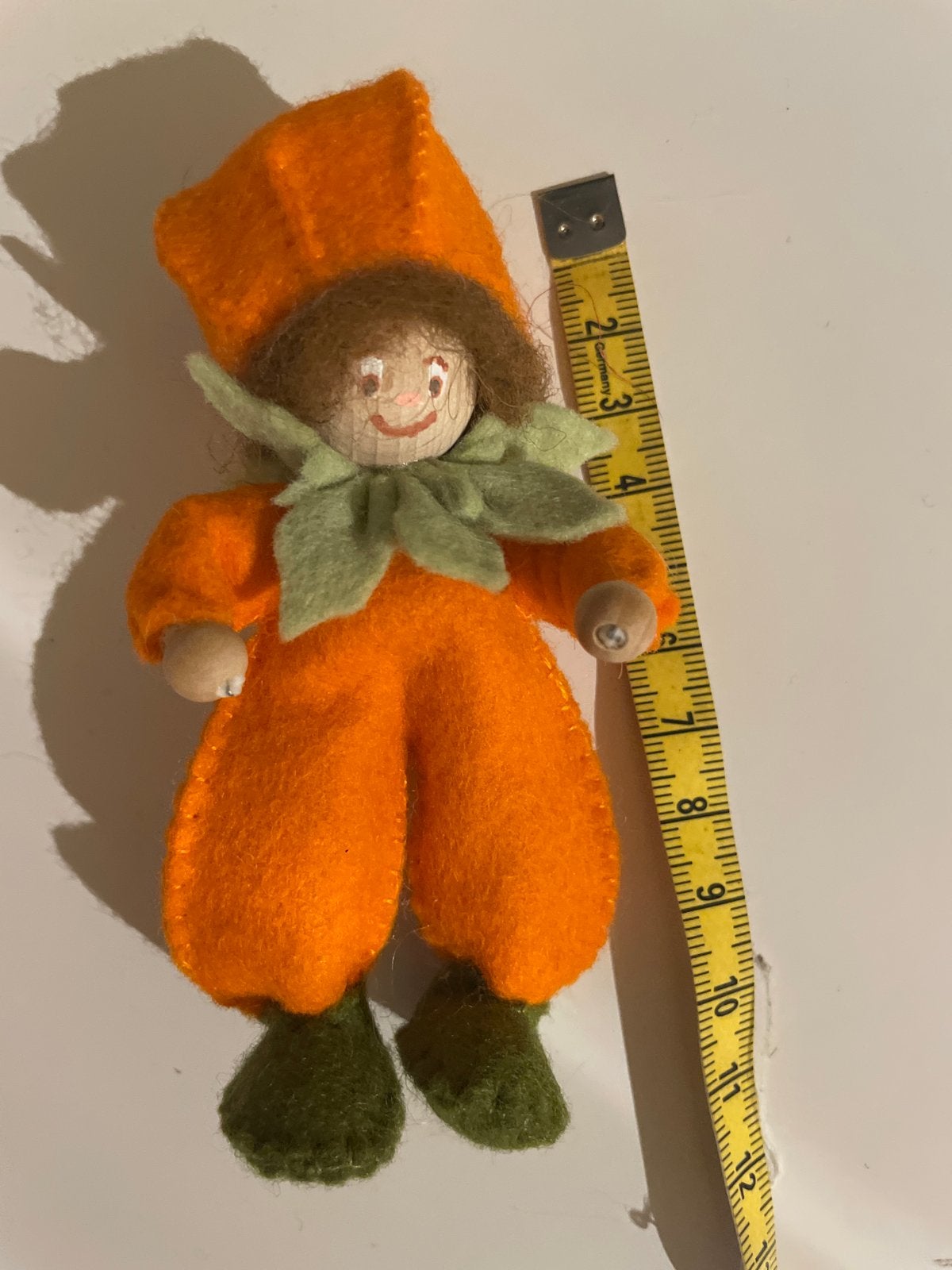 Schattig vilten poppetje - 12 cm, Hobby en Vrije tijd, Vilt, Ophalen of Verzenden, Nieuw