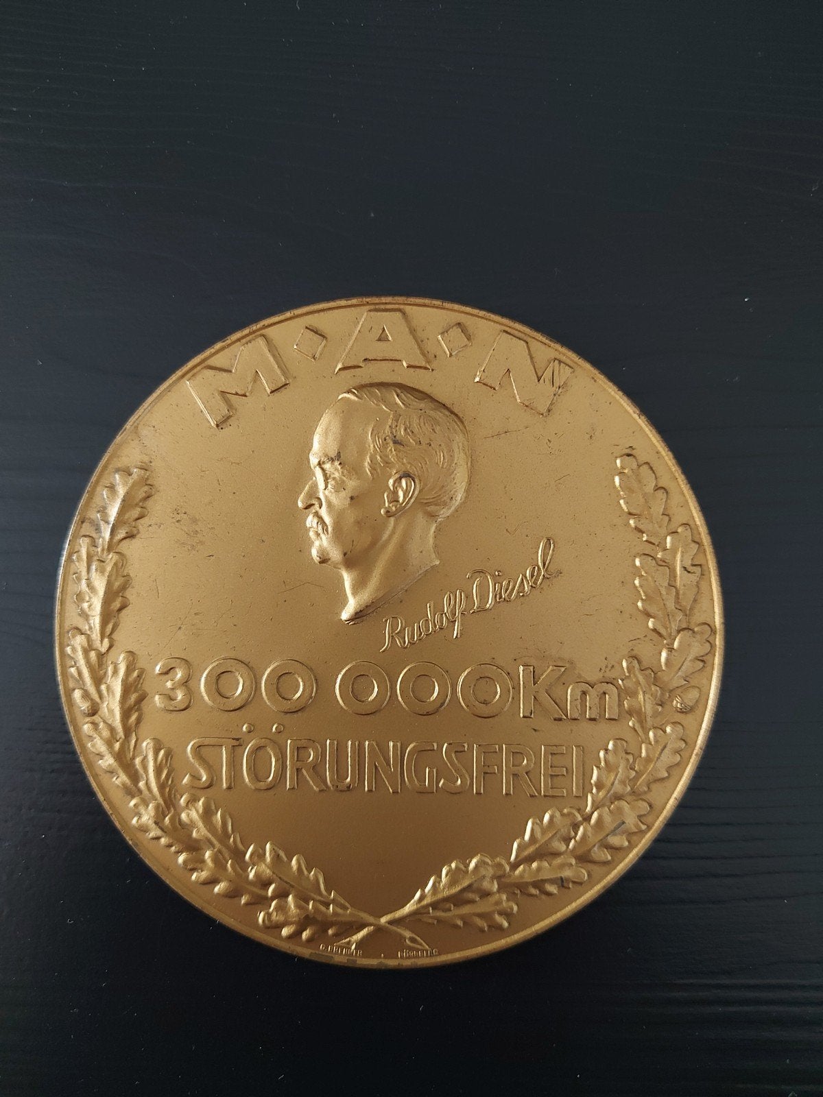 MAN Rudolf Diesel 300.000 KM Störungsfrei Vrachtauto embleem, Ophalen of Verzenden, Zo goed als nieuw, Auto's
