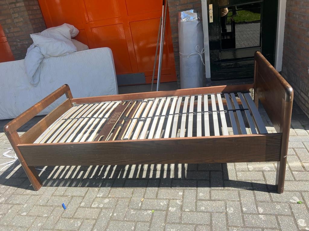 Bed, Ophalen of Verzenden, Eenpersoons, Hout