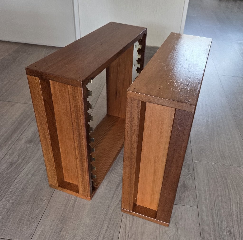 2 nieuwe honingkamers te koop., Bijen
