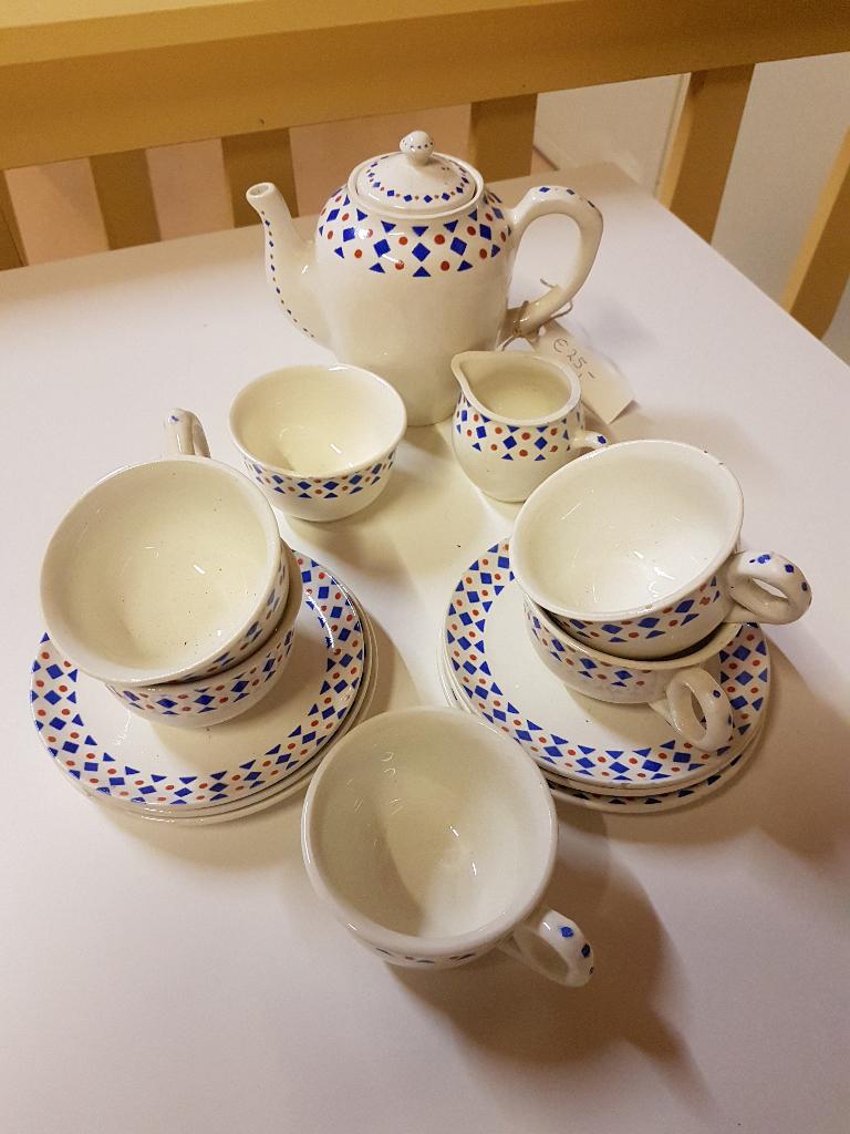 Kinderservies Koffiekan, melk en suiker en kop en schotels, Ophalen of Verzenden