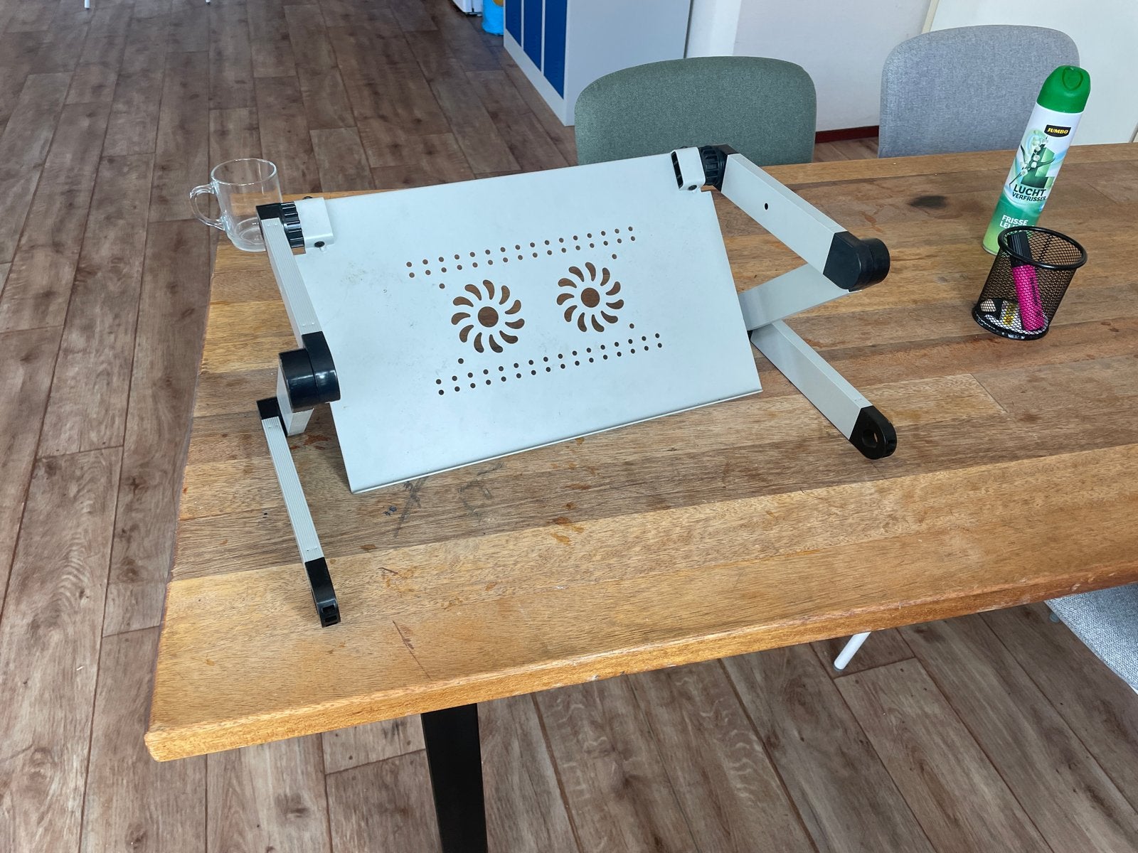 Laptopstandaard met koeling voor thuiswerken, Ophalen of Verzenden, Gebruikt, In diepte verstelbaar