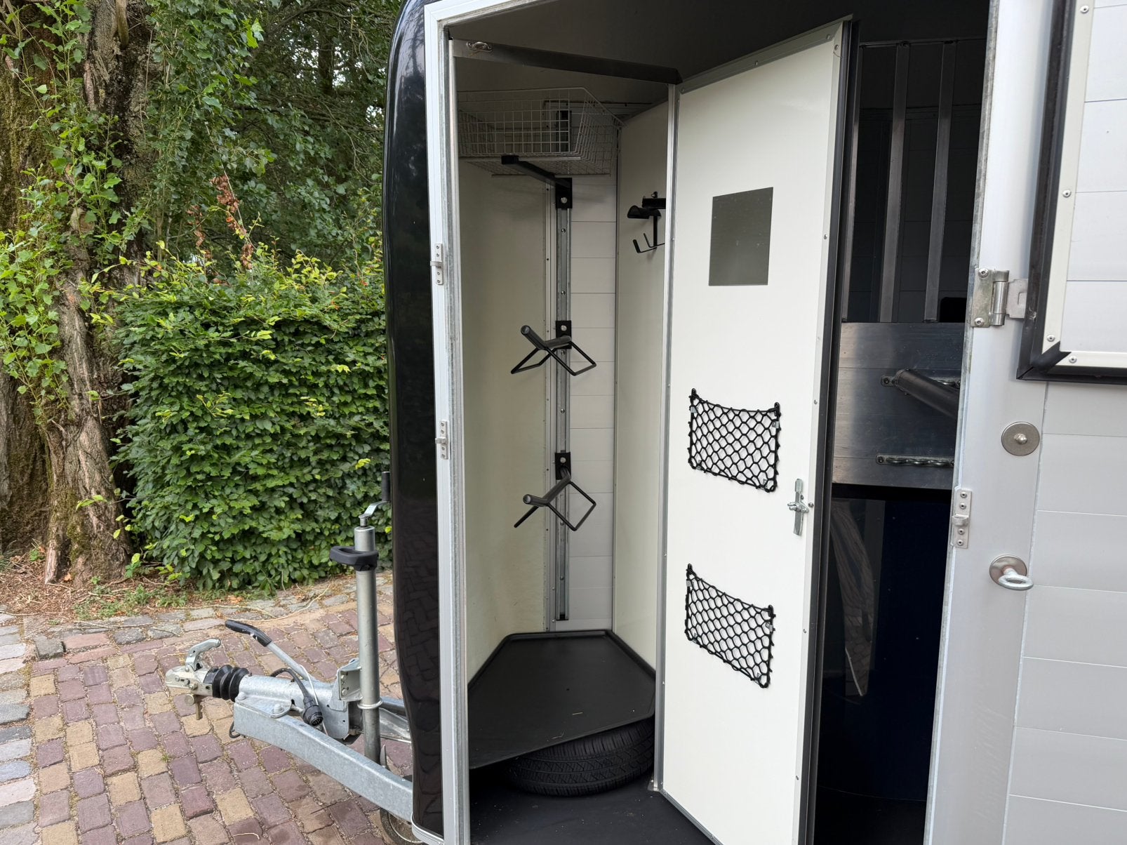 Top staat 2 paards cheval liberte touring met vooruitloop, Dieren en Toebehoren, Ophalen, Aluminium, Zo goed als nieuw, 2-paards trailer