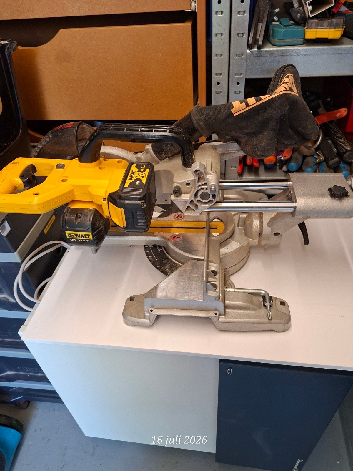 DeWalt DCS365 accu Afkortzaag - Zo goed als nieuw, 70 mm of meer, Ophalen of Verzenden, Zo goed als nieuw, Afkortzaag