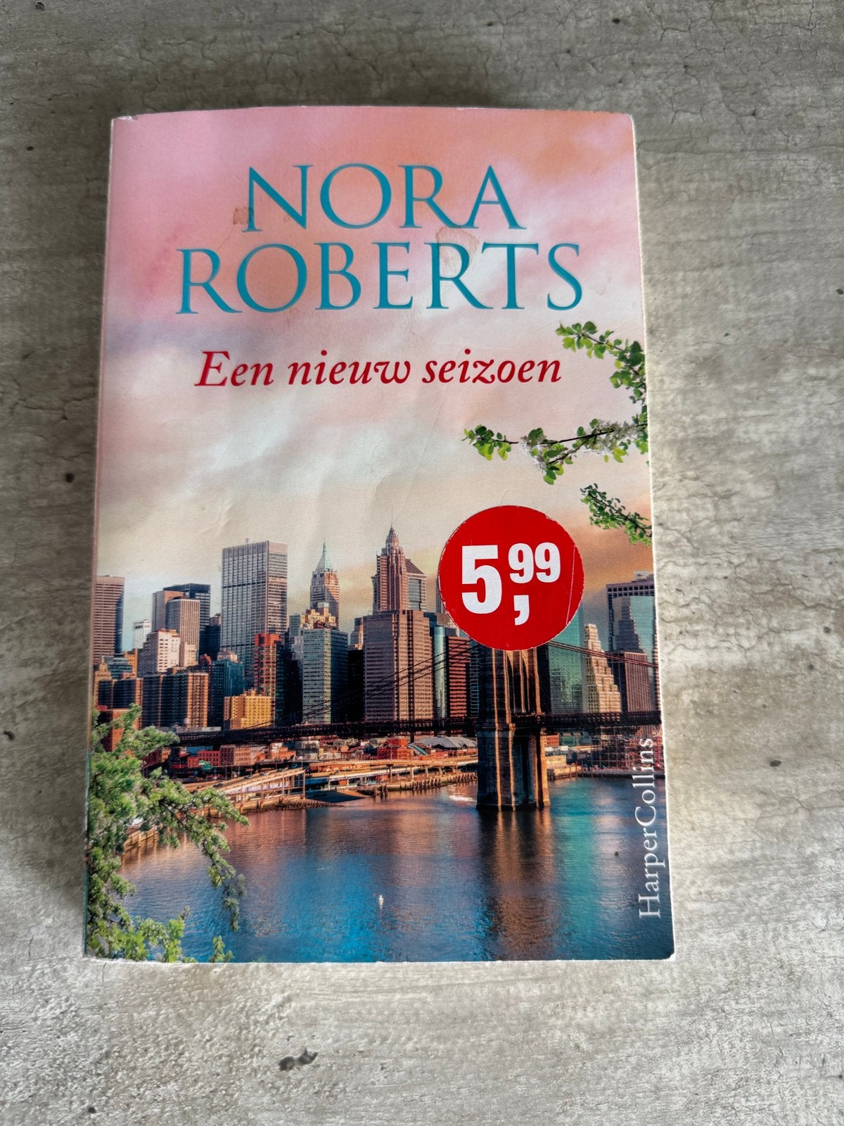 Nora Roberts - Een nieuw seizoen (HarperCollins), Ophalen of Verzenden, Zo goed als nieuw, Nederland