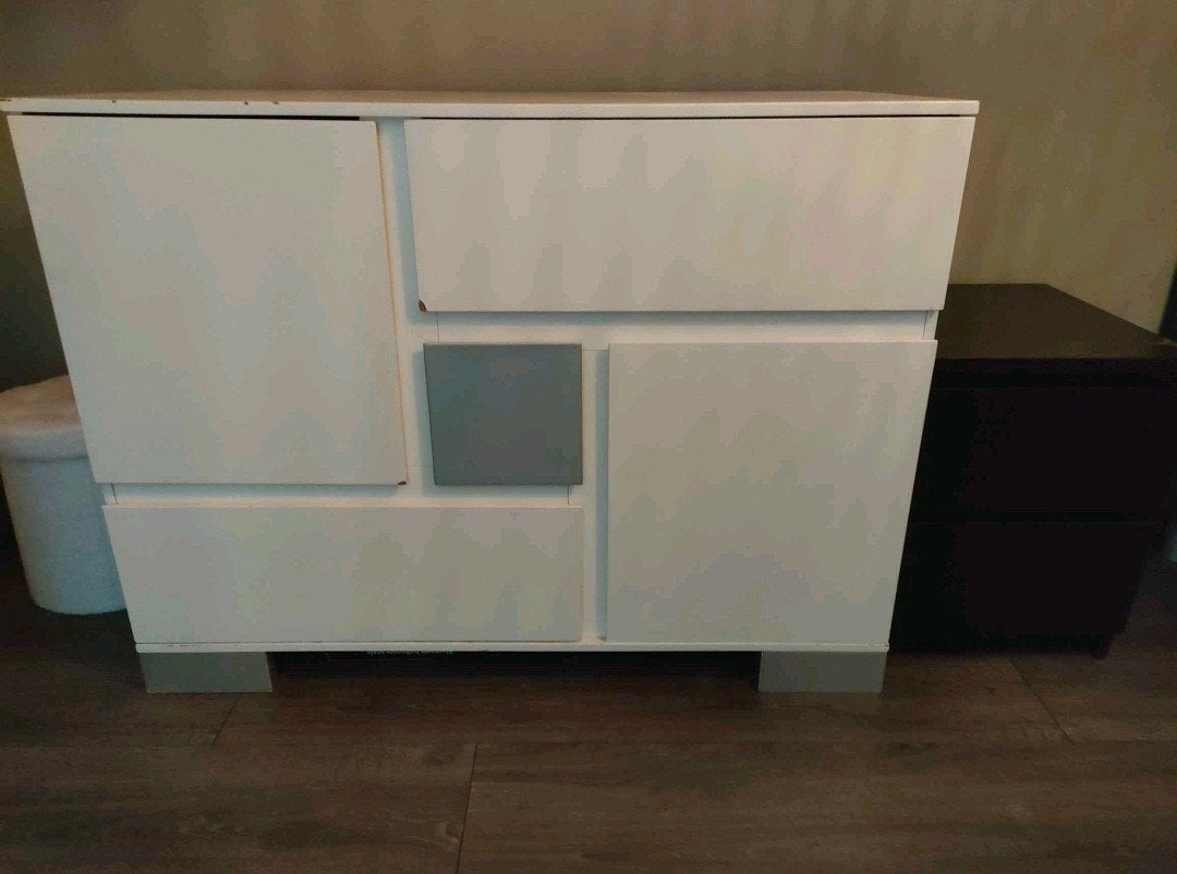 Commode/dressoir met beschadigingen, Gebruikt, 100 tot 150 cm, Ophalen of Verzenden, Met lade(s)