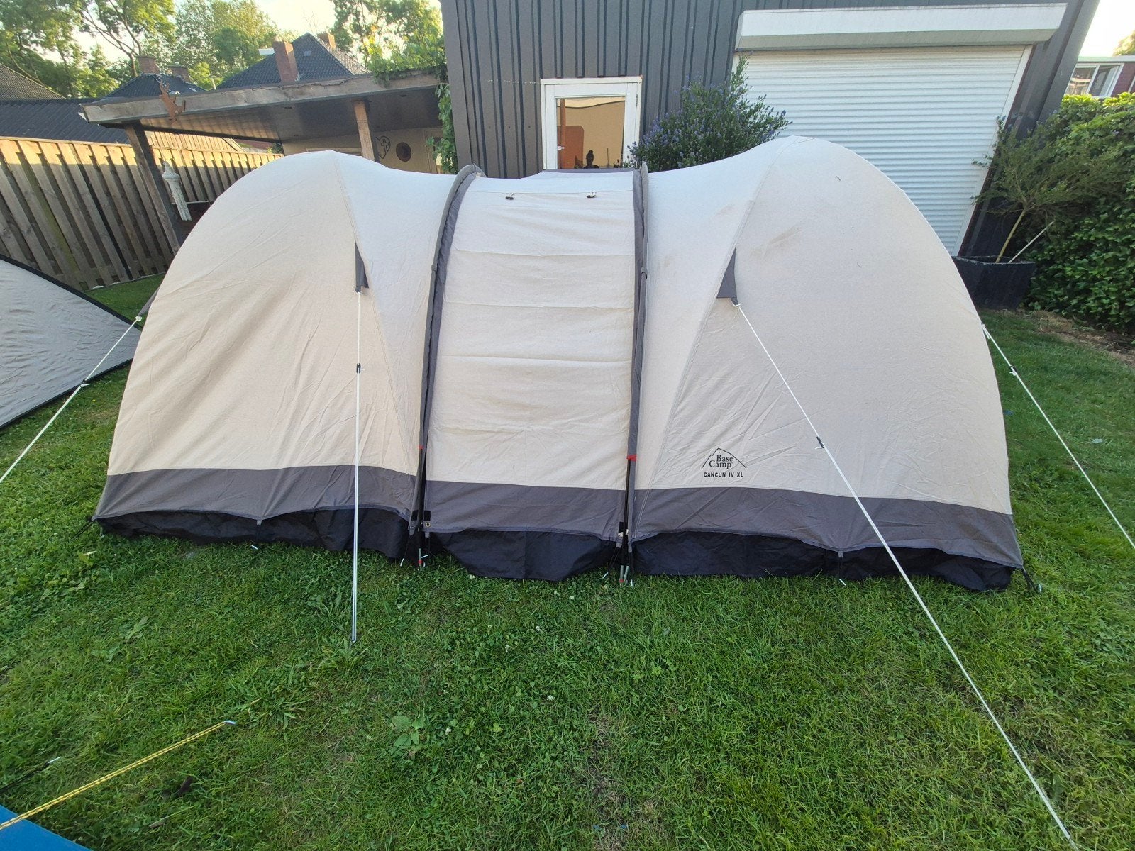 Tent Base Camp Cancun IV XL, Ophalen