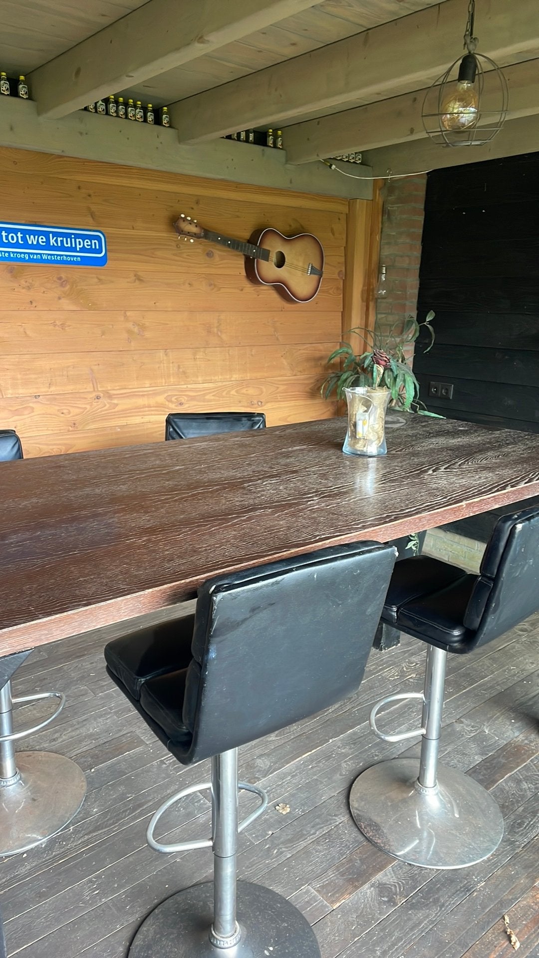Bartafel met evt 4 kruken, Ophalen, Zo goed als nieuw, Schuur