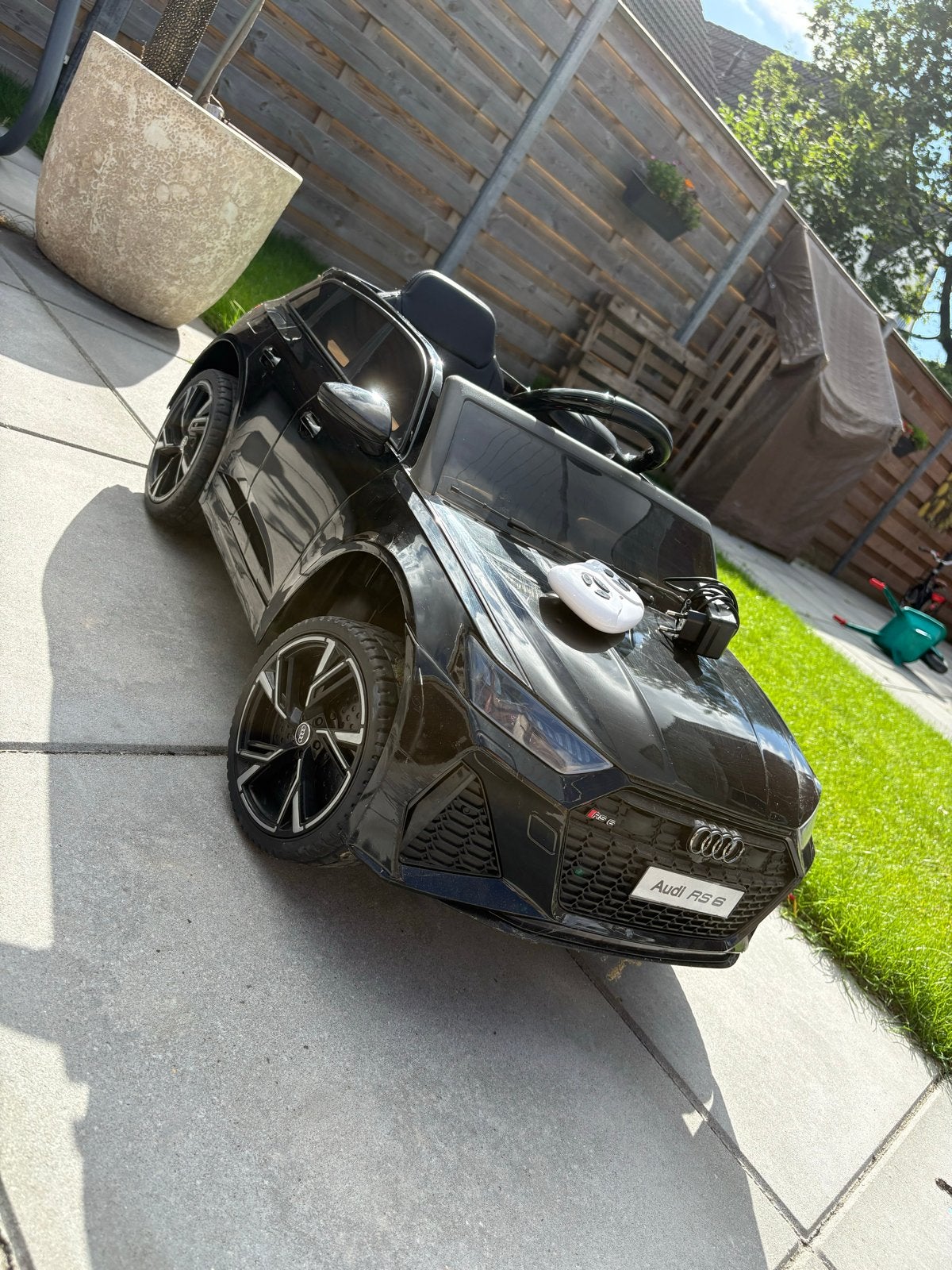 Elektrische kinderauto Audi RS6 met afstandsbediening, Gebruikt