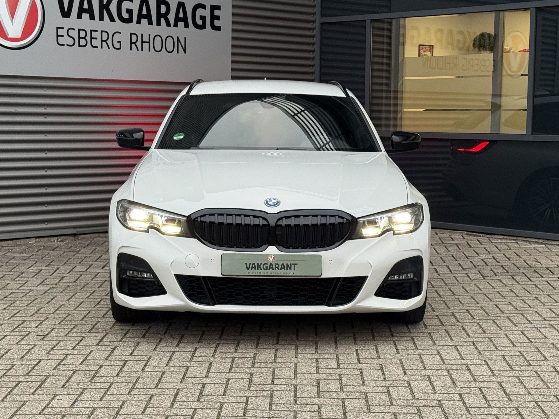 BMW 3 Serie Touring 320e M-SPORT PHEV NAVI/CAM,SHADOWLINE,LE, Gebruikt, Zwart, 4 cilinders, Wit
