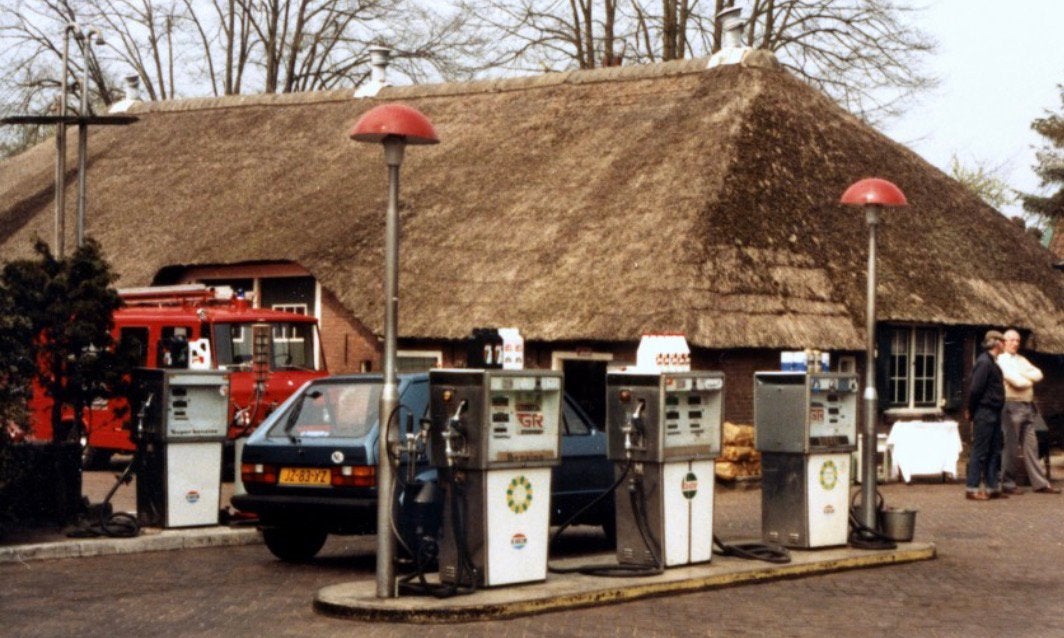 Lantaarnpaal tankstation oud, Verzamelen, Ophalen of Verzenden, Gebruikt