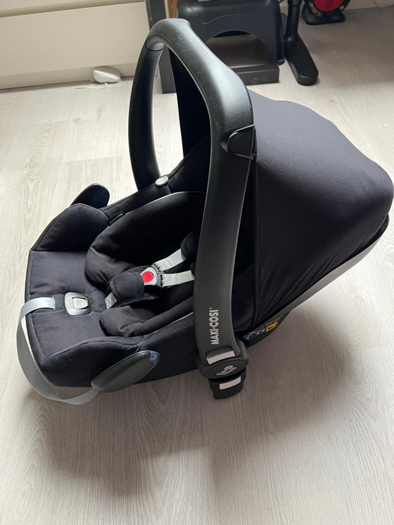 Maxi Cosi Rock autostoel + Joolz Day+ adapters, Kinderen en Baby's, Autostoeltjes, Ophalen, Autogordel of Isofix, Zo goed als nieuw