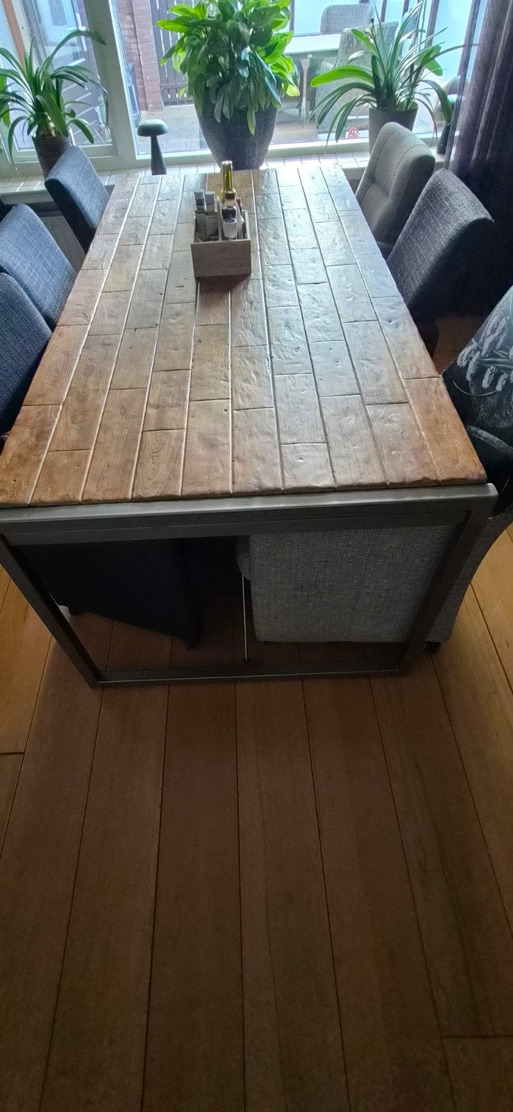 Robuuste  eettafel met metalen frame merk Bodhi.  en 6 stoel, Industrieel, Landelijk, 50 tot 100 cm, Zo goed als nieuw, Vijf personen of meer