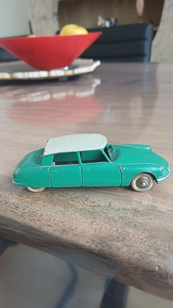 Dinky toys citroen DS 19, no.24C, Ophalen of Verzenden