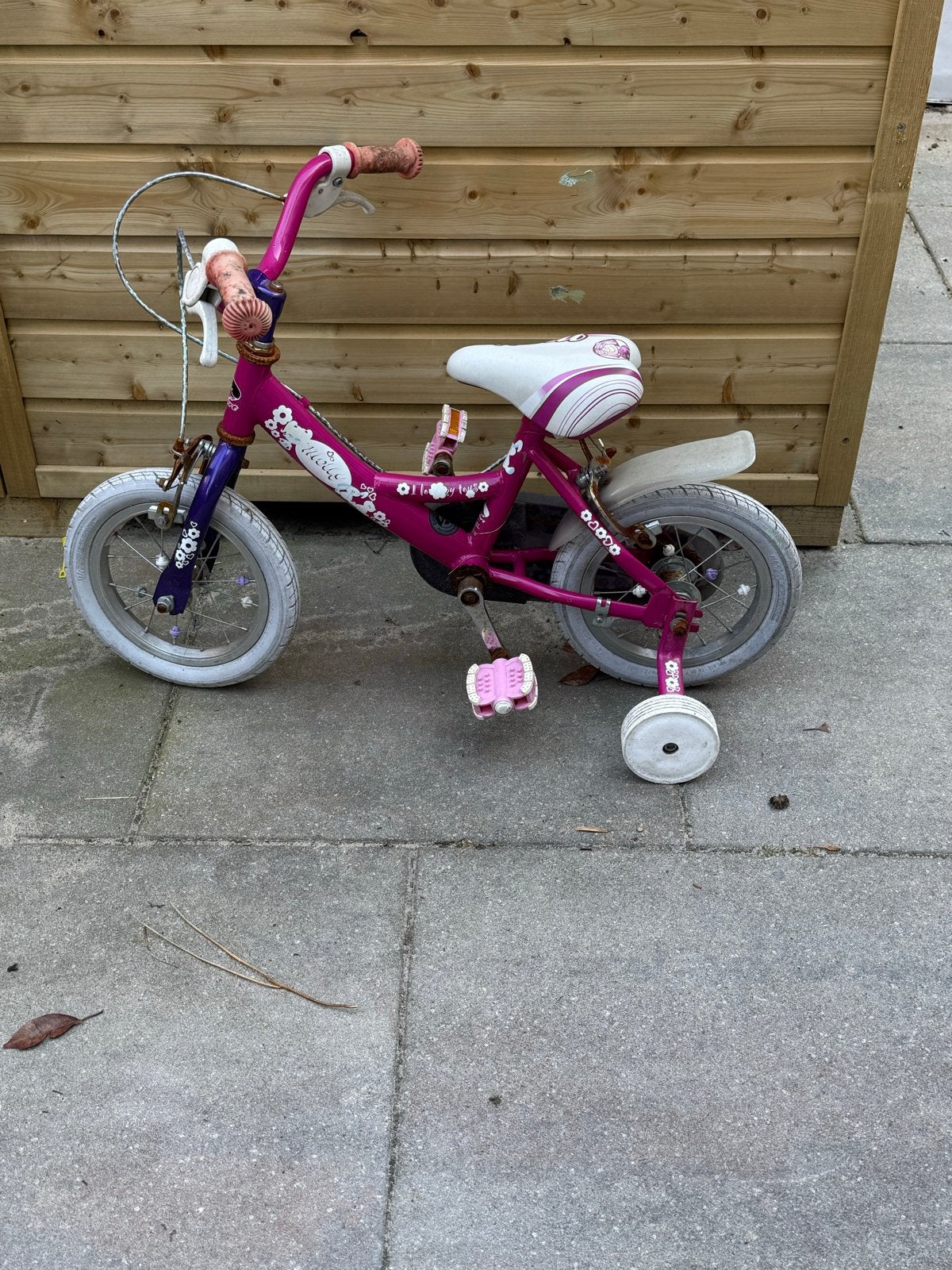 Roze kinderfiets met zijwieltjes - 12 inch, Fietsen en Brommers, Fietsen | Kinderfietsjes, Ophalen, Zijwieltjes, Gebruikt, Velgrem