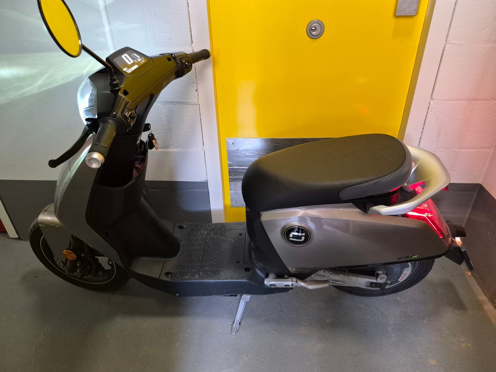 Super Soco CUX Elektrische Scooter - IN PRIJS VERLAAGD, Fietsen en Brommers, Ophalen, Zo goed als nieuw, Elektrisch, Overige merken