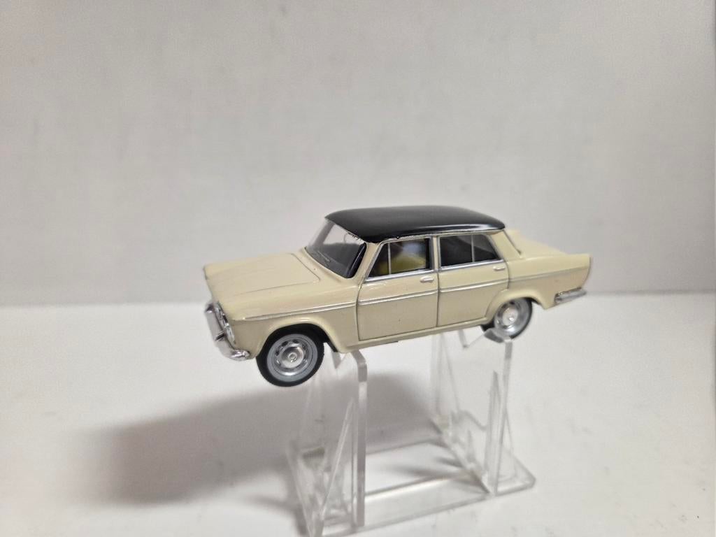 Norev Fiat 2300 1:43, Hobby en Vrije tijd, Modelauto's | 1:43, Auto, ., Norev, Ophalen of Verzenden