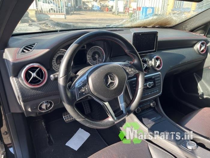 Navigatie Display van een Mercedes A-Klasse, Gebruikt, -, Ophalen of Verzenden, -