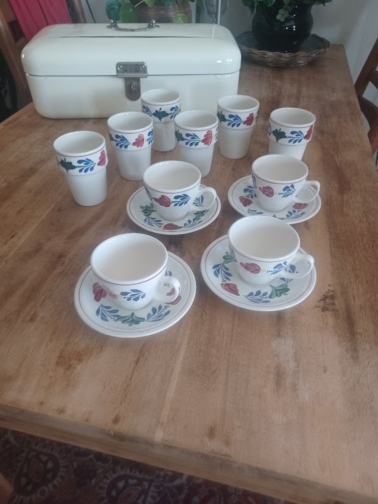 Boerenbond 6 mokken 4 kop en schotel servies, Ophalen, Zo goed als nieuw, Royal Boch, Overige stijlen