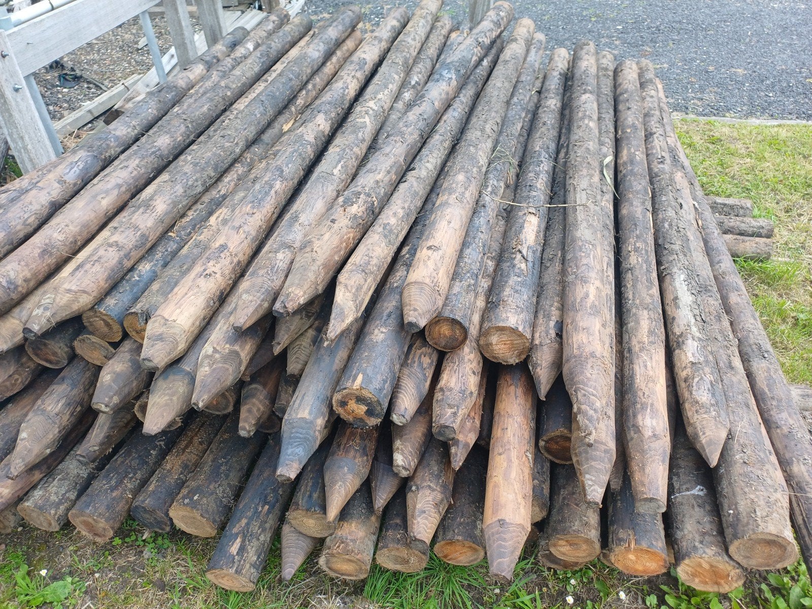 gecreosoteerde palen. 3 meter lang Diameter 10-12cm, Ophalen of Verzenden, Zo goed als nieuw, 250 cm of meer, Palen