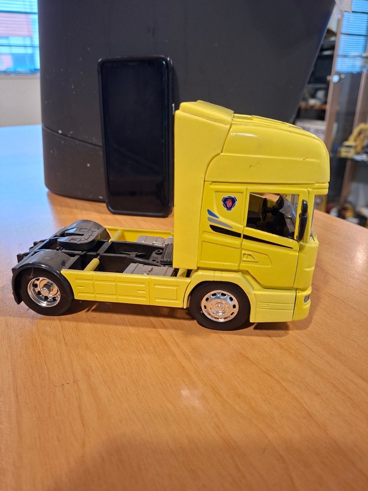 Scania Topline model vrachtwagen geel, 13 cm hoog, Overige merken, Gebruikt, 1:32 tot 1:50, Ophalen of Verzenden