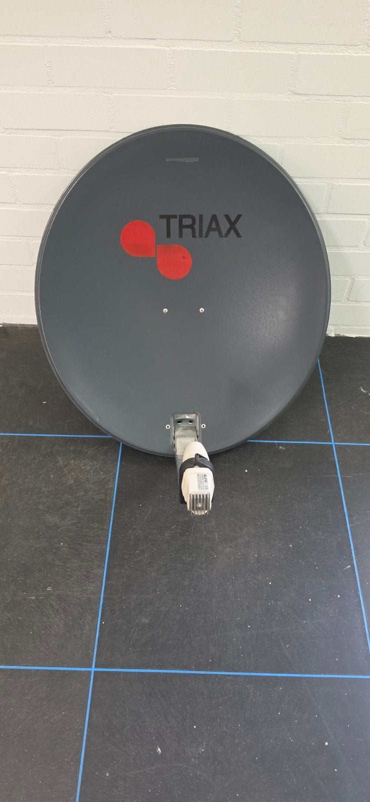 Nieuwe Triax Satellietschotel + ALPS LNB & Montagebeugel, Audio, Tv en Foto, Schotelantennes, Ophalen of Verzenden, Nieuw, Overige merken