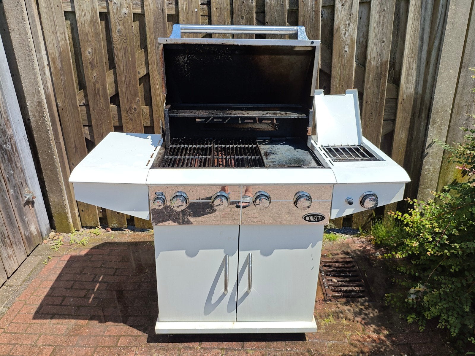 Boretti Gasbarbecue met zijbrander - Gebruikt, Tuin en Terras, Ophalen of Verzenden, Gebruikt