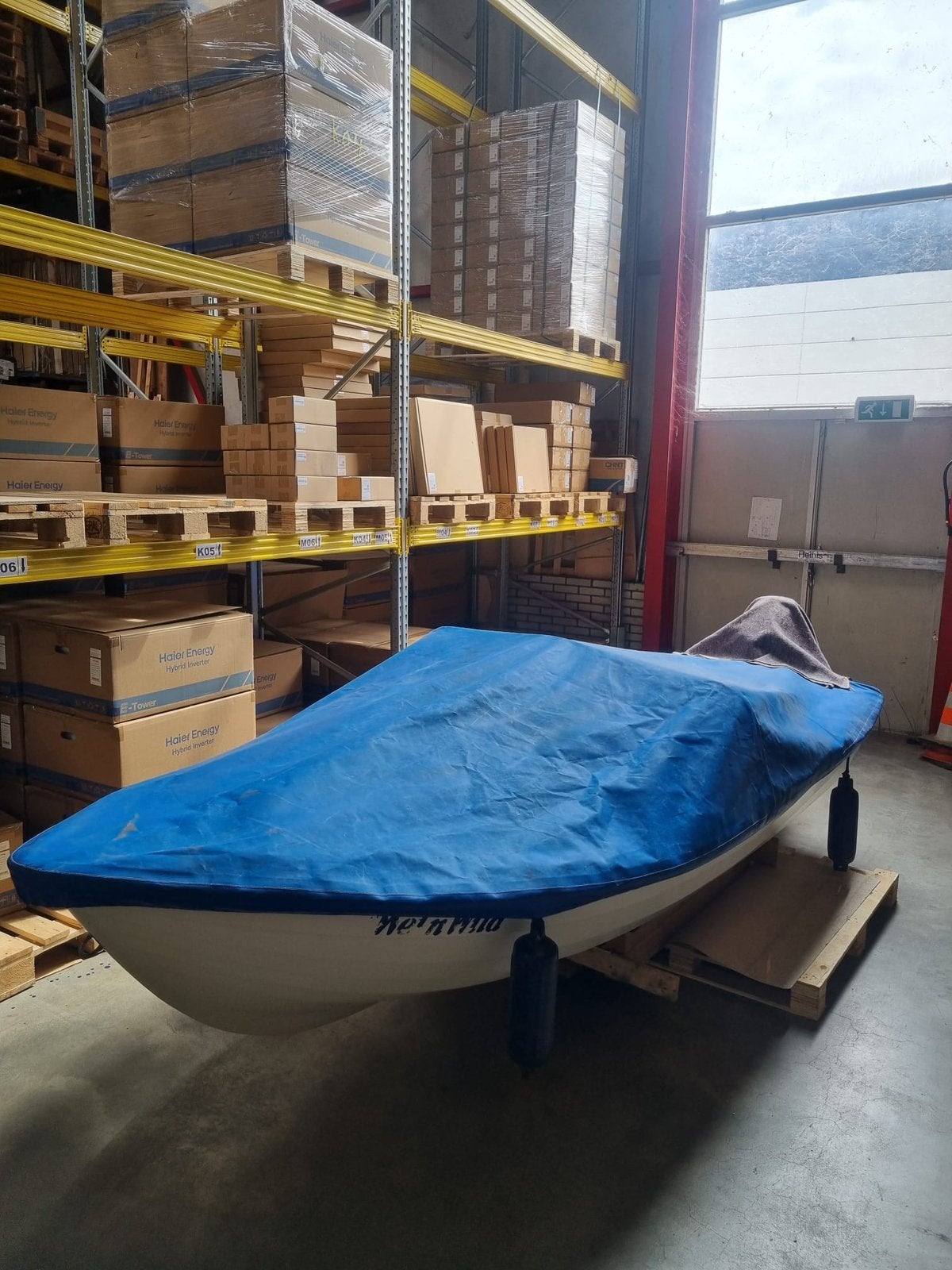 Klein bootje 5pk benzine motor achterop., Ophalen, Zo goed als nieuw, Benzine