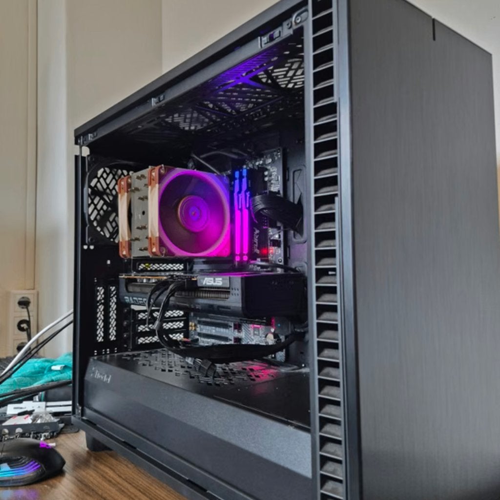 Gaming PC // RX 9070 XT & AMD Ryzen 7 7800X3D, 7604 HM, 32 GB, DTGParts.Business@gmail.com, Zelf gebouwde pc