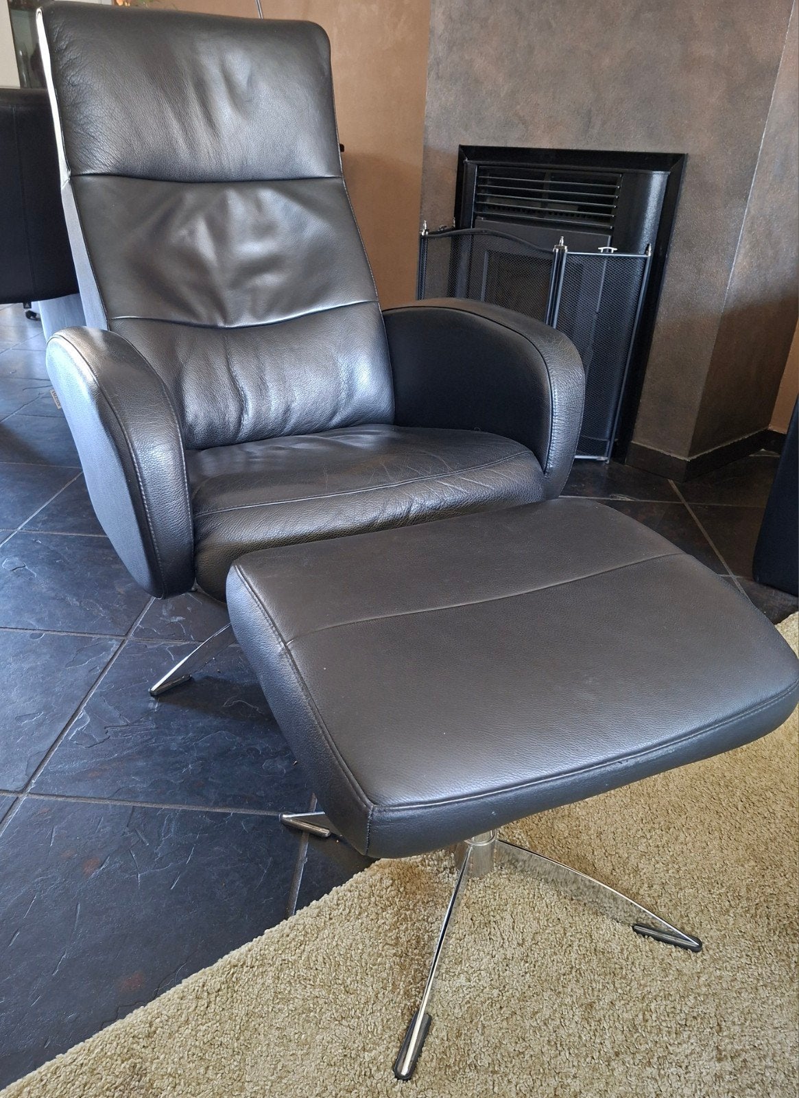 Relaxfauteuil zwart leer  inclusief voetenbank Hjort Knudsen, Ophalen, Gebruikt, Minder dan 75 cm, Leer