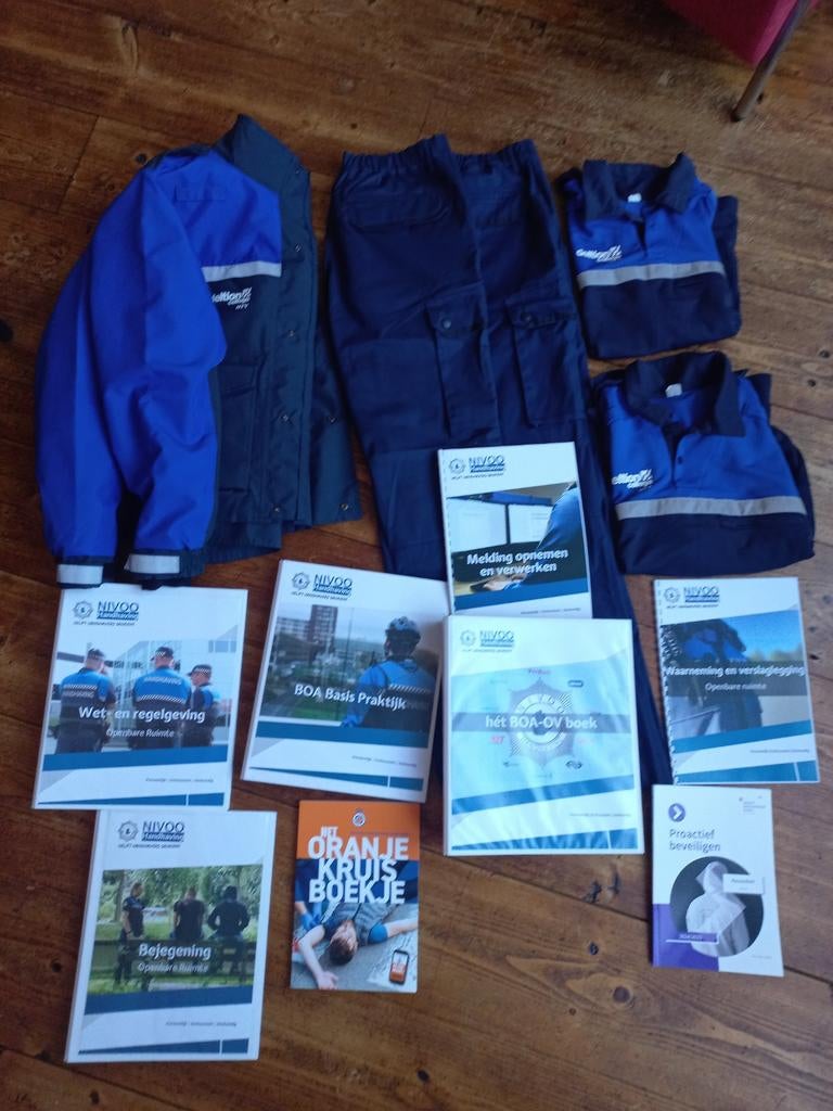 BOA Kledingpakket en Boekenpakket - Zo goed als nieuw, Kleding | Heren, Ophalen of Verzenden, Zo goed als nieuw