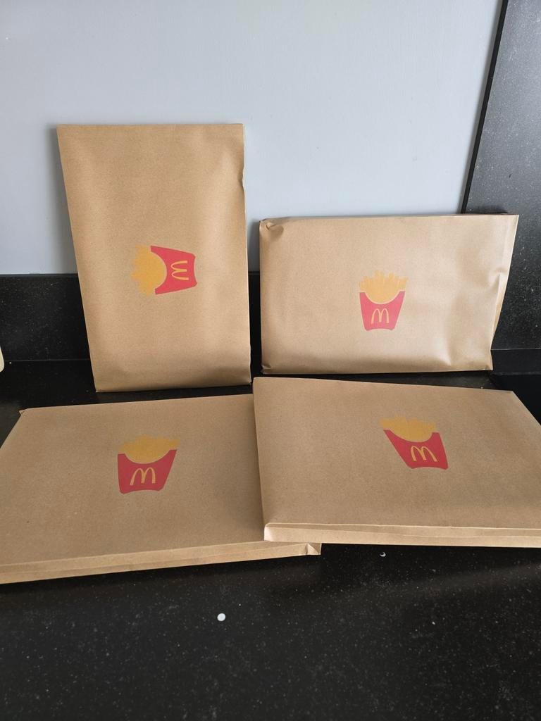 McDonald's Friet Handdoek - Nieuw in verpakking, Ophalen of Verzenden, Nieuw, Rood, Handdoek