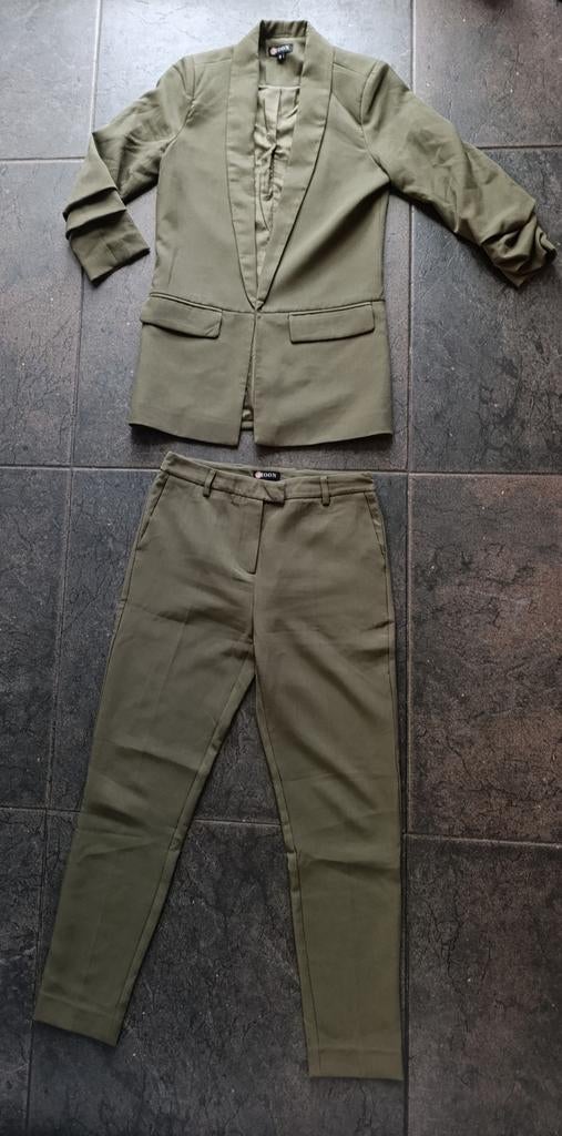 Tweedelig broekpak maat S colbert / pantalon, Kleding | Dames, Overige Dameskleding, Moon, Ophalen of Verzenden, Zo goed als nieuw