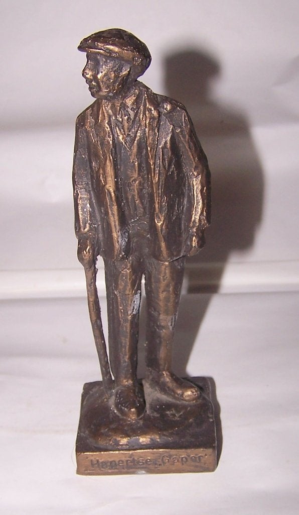 Verbronsd beeld Hapertse "Goaper". Nieuwstaat., Antiek en Kunst, Minder dan 20 cm, Gemerkt, Ophalen of Verzenden, Beeld