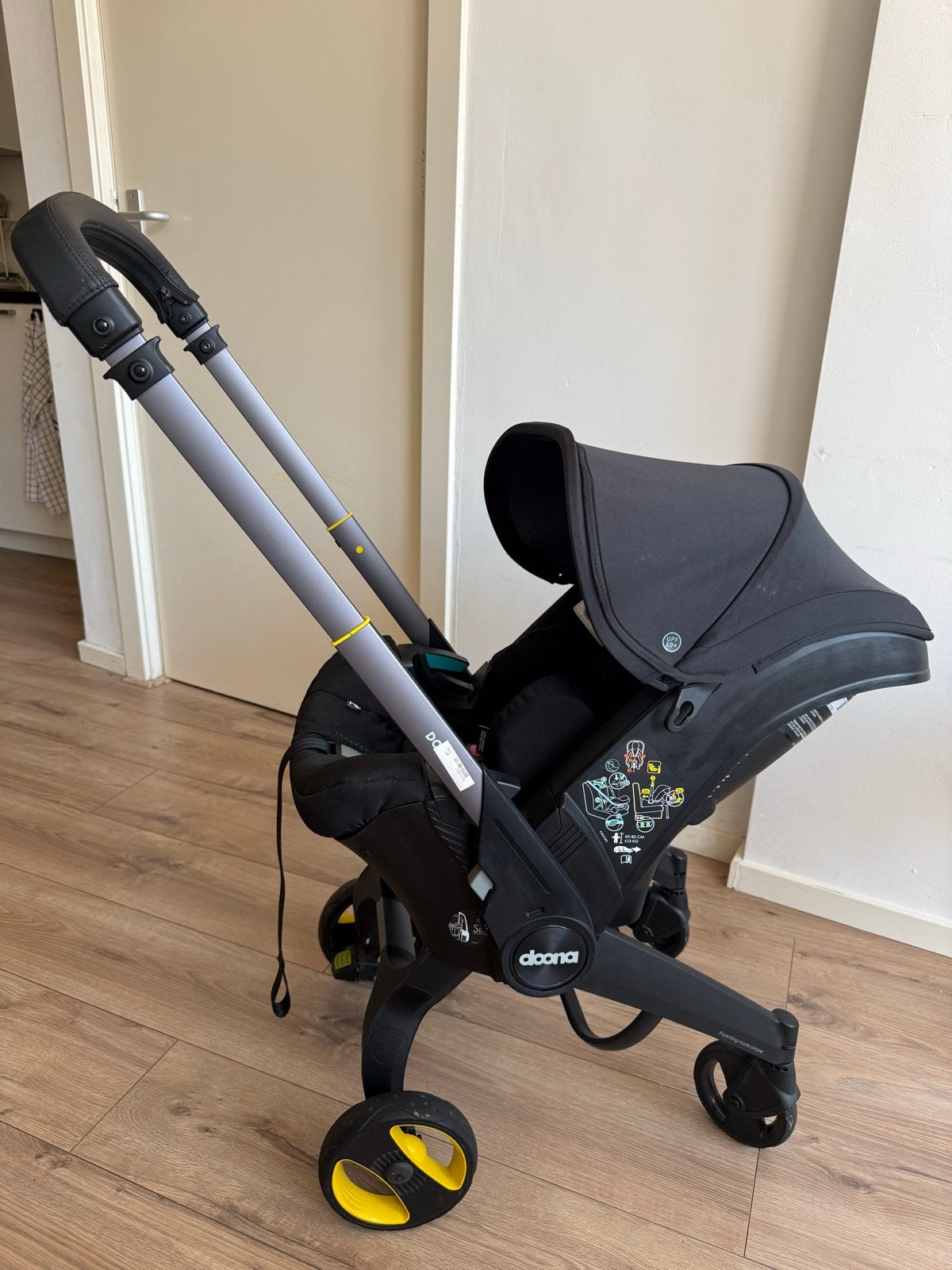 Doona autostoel & kinderwagen met accessoires + rugzak, Overige merken, Autogordel, Ophalen of Verzenden, Zo goed als nieuw