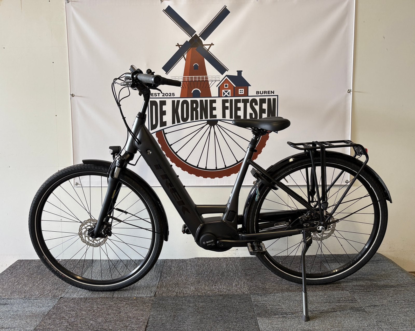 Trek District 3+ Met Bosch middenmotor Verkocht❗️, 47 tot 50 cm, Versnellingen, Zo goed als nieuw, Ophalen