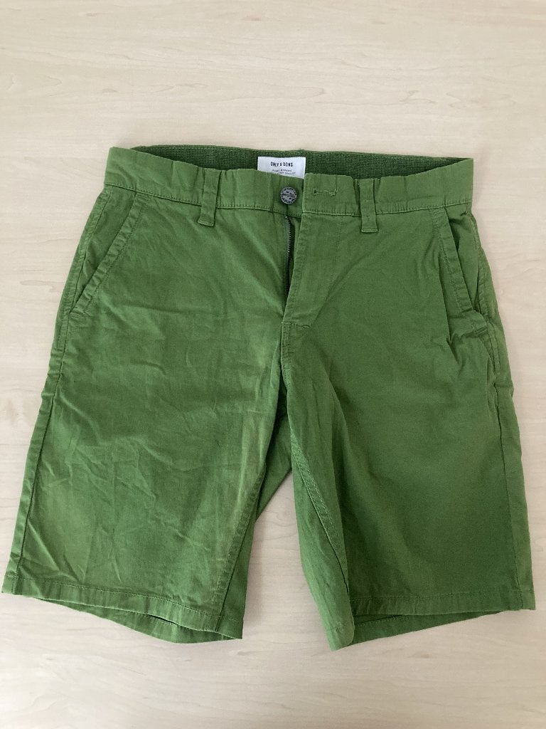 Te koop groene korte broek van Only & Sons maat: W 28., Kort, Ophalen of Verzenden, Maat 36 (S), Gedragen