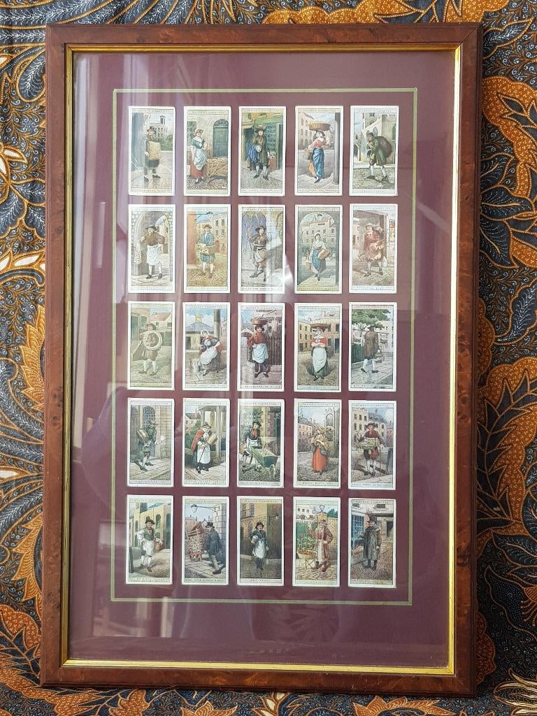 25 mooie oude Engelse sigarettenplaatjes ingelijst 50 cm.