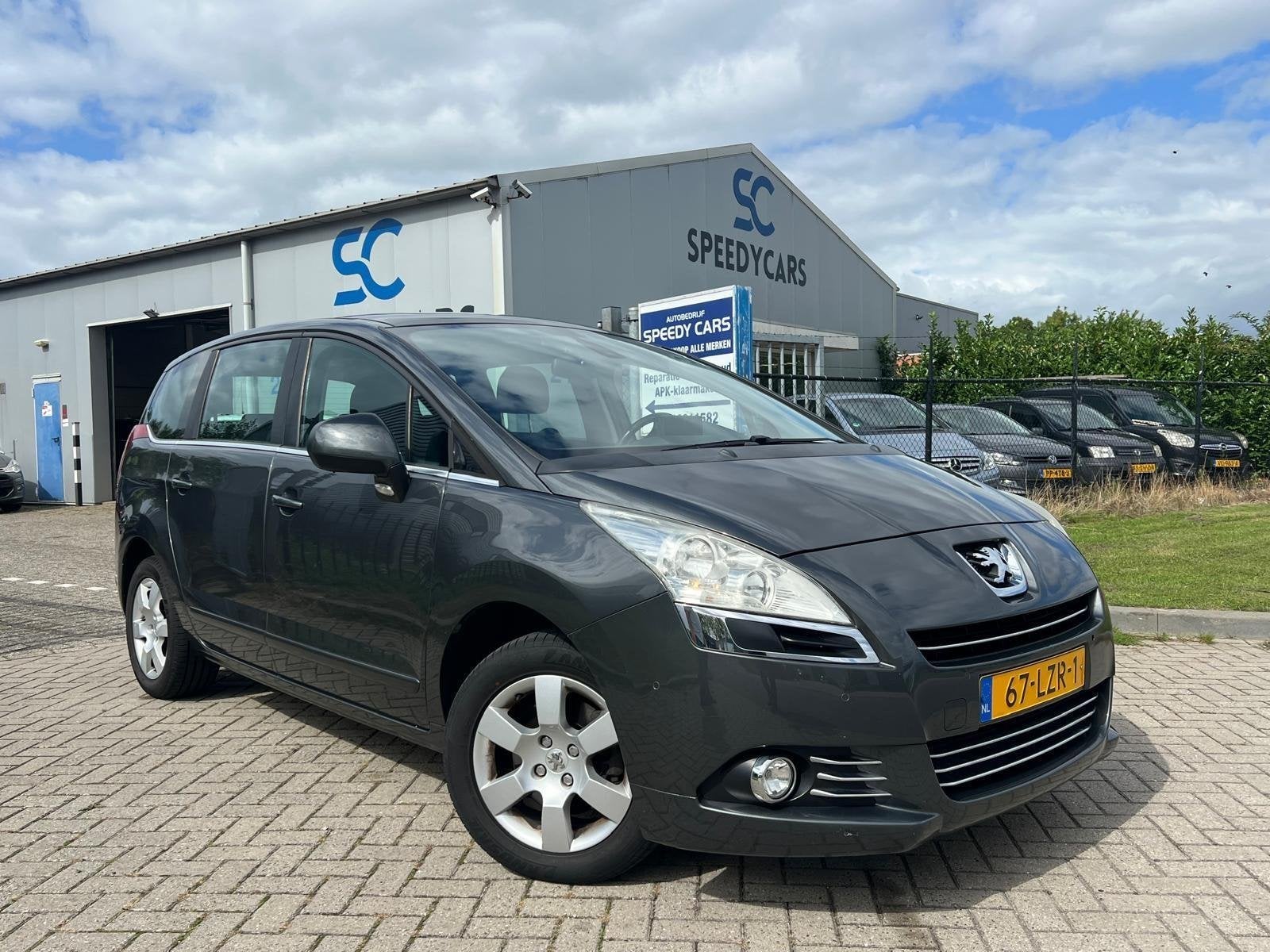 Peugeot 5008 1.6 THP ST 5P Cruise Navi Pano Trekhaak, Auto's, Voorwielaandrijving, Euro 5, Stof, Zwart