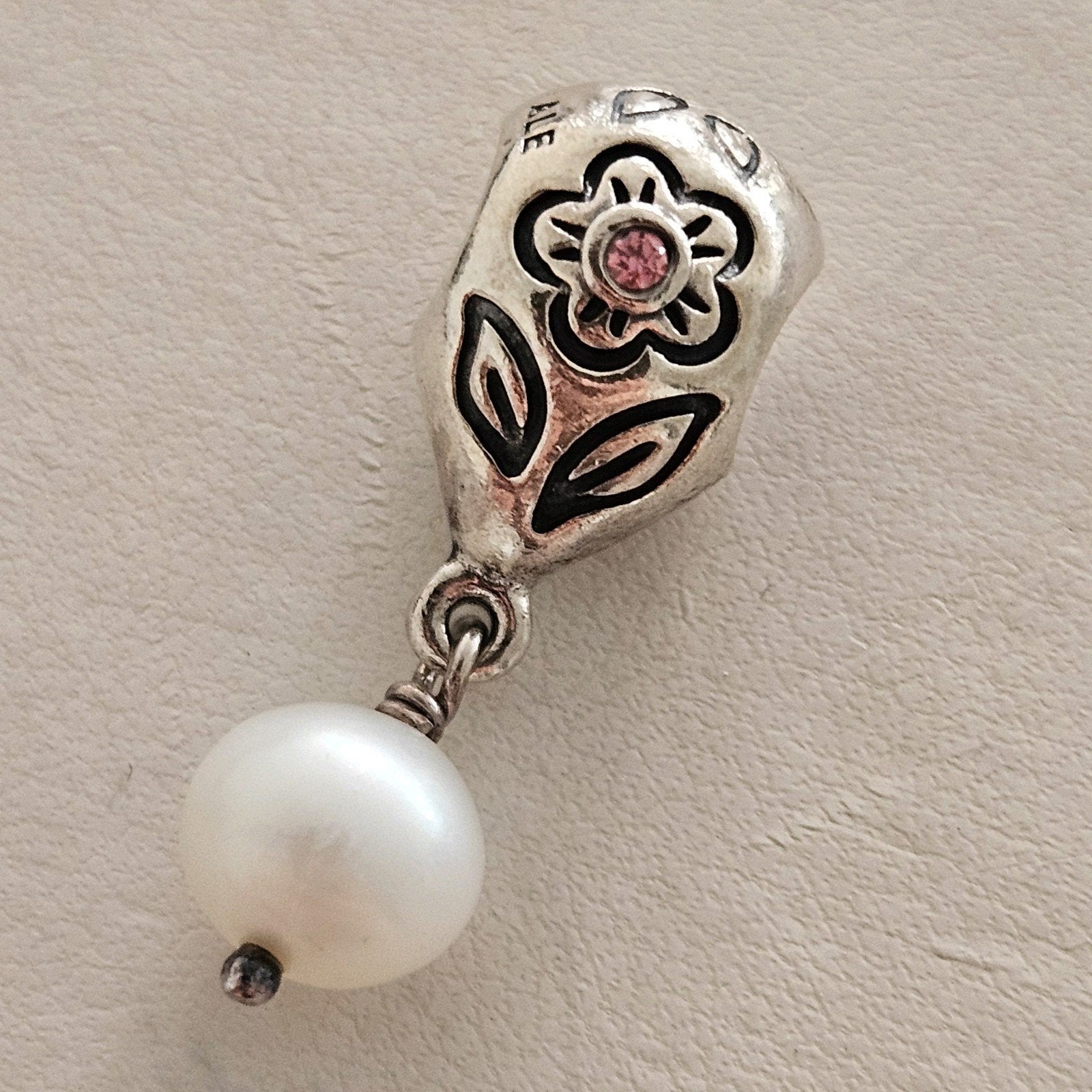 Pandora "Pink Flower With Pearl" 790546P, Sieraden, Tassen en Uiterlijk, Bedels, Ophalen of Verzenden, Zo goed als nieuw, Zilver