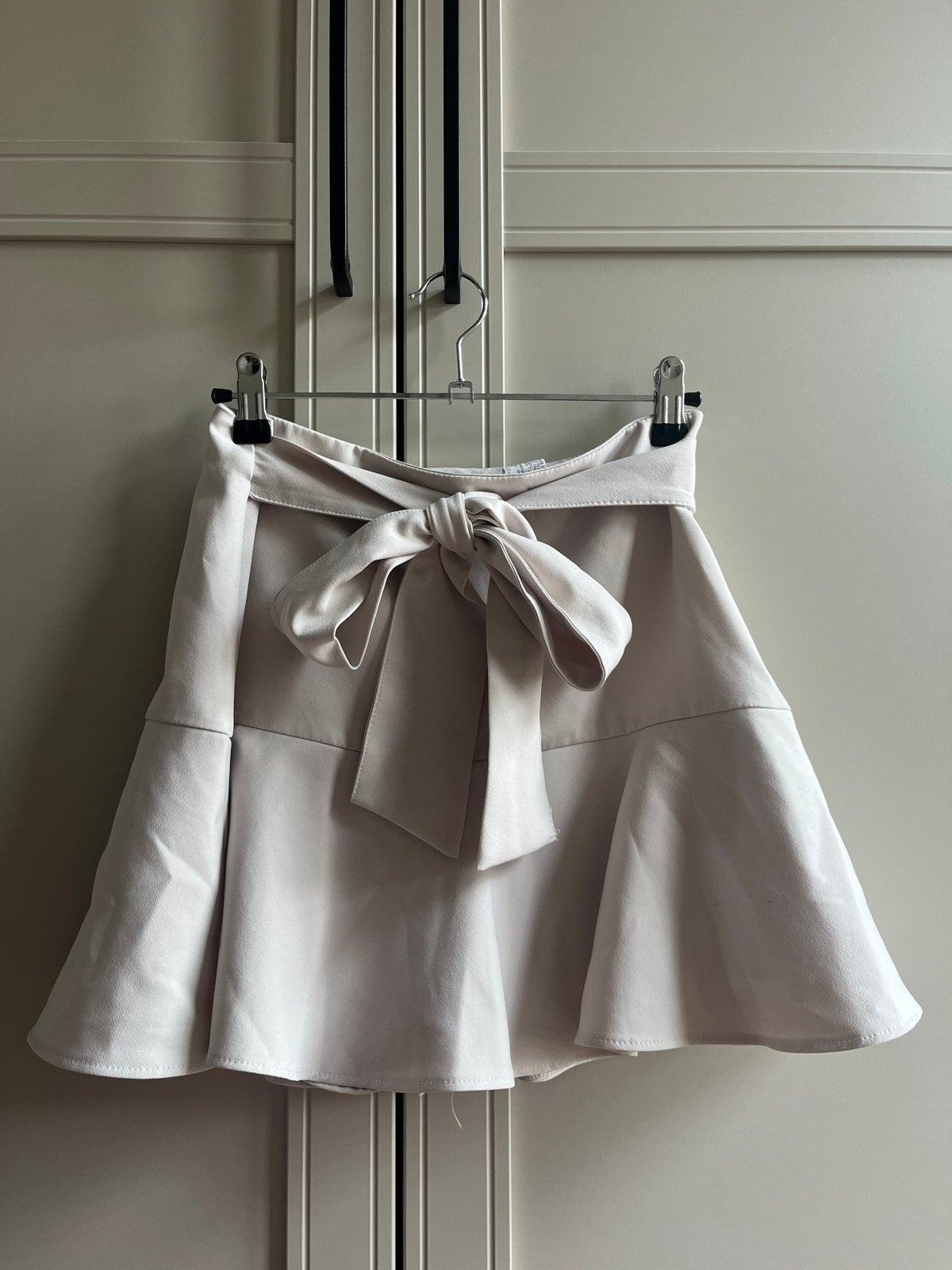 Zara rok met strik - Maat S, Kleding | Dames, Rokken, Verzenden, Beige, Zo goed als nieuw, Maat 36 (S)