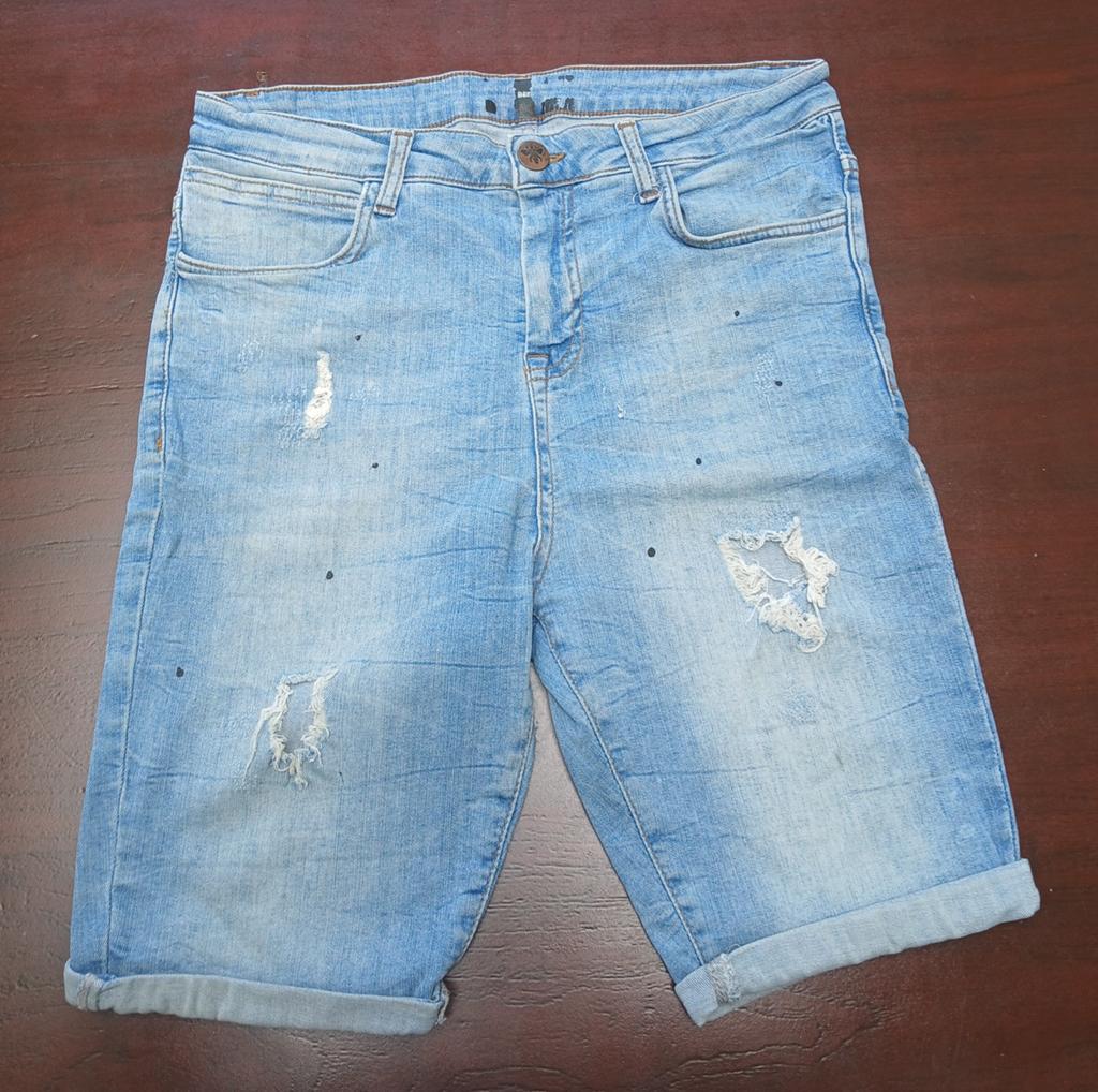 Heren korte spijkerbroek/destroyed denim short- Bee Inspired, Blauw, W32 (confectie 46) of kleiner, Ophalen of Verzenden, Zo goed als nieuw