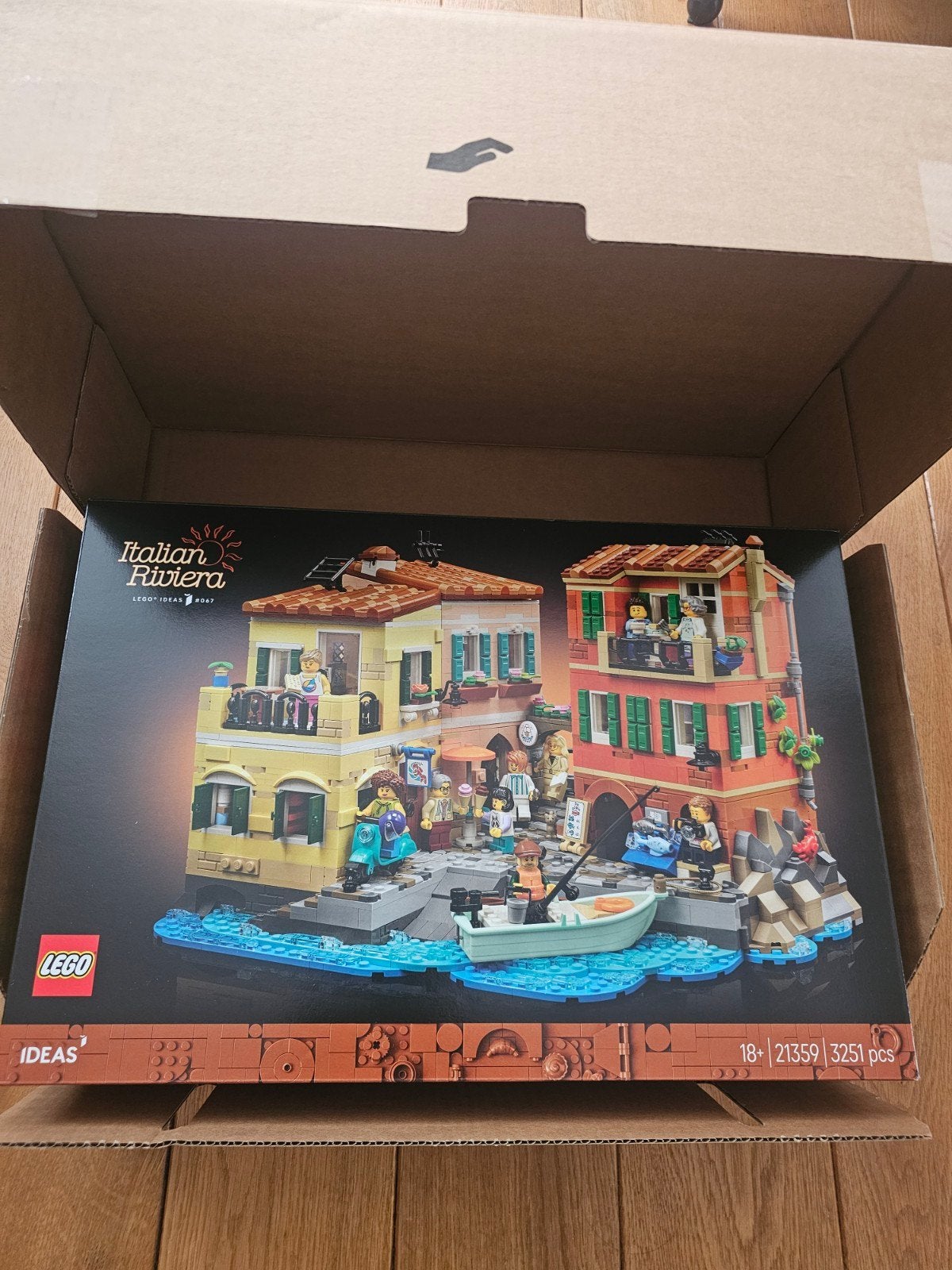 LEGO Ideas 21359 Italiaanse Rivièra - Nieuw in doos, Ophalen of Verzenden, Nieuw, Overige merken