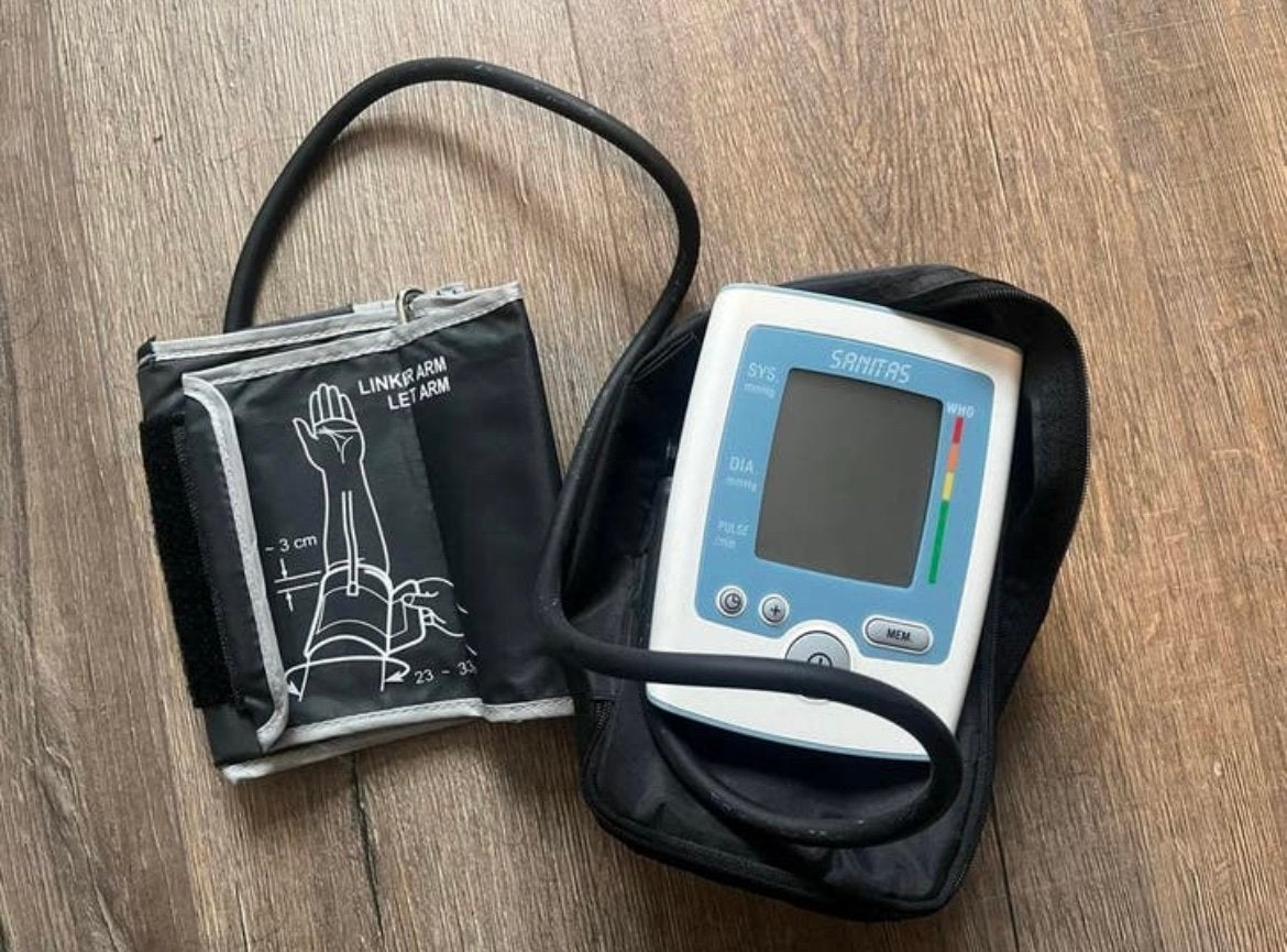 Sanitas bloeddrukmeter incl. opbergtas en batterijen, Ophalen of Verzenden, Zo goed als nieuw, Overige merken