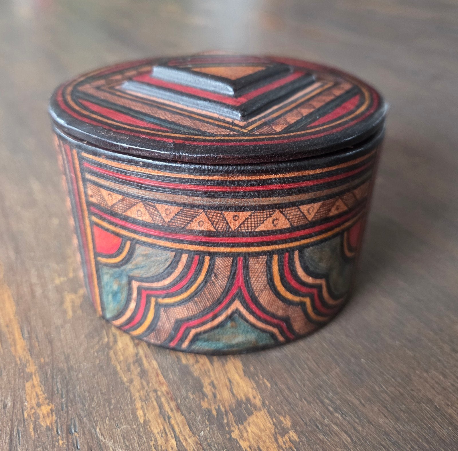 Vintage Tuareg Leren Sieradendoos / Opbergdoos, Antiek en Kunst, Afrika, Ophalen of Verzenden, Doos, Handgemaakt