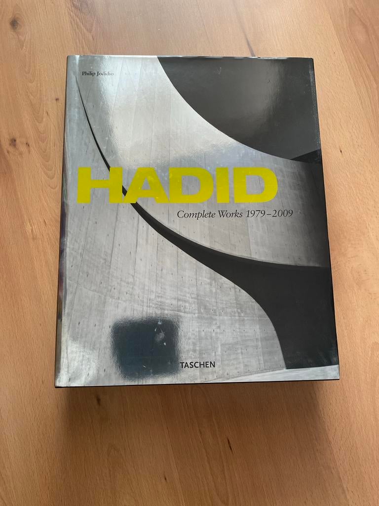 Hadid: Complete Works 1979-2009 - Architectuur Boek, Ophalen of Verzenden, Zo goed als nieuw, Architecten